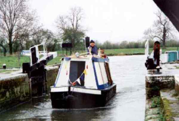 Through Redhill Lock